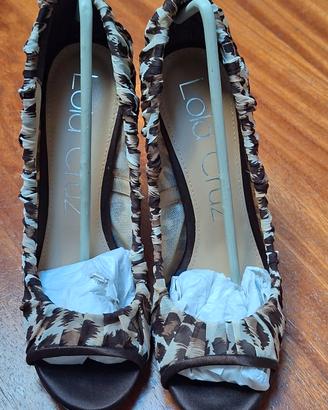 Scarpa con tacco 