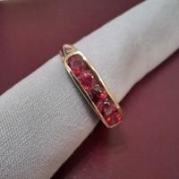 Anello in oro 9K con Rubino scontato 50%