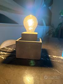 Lampada design base di cemento