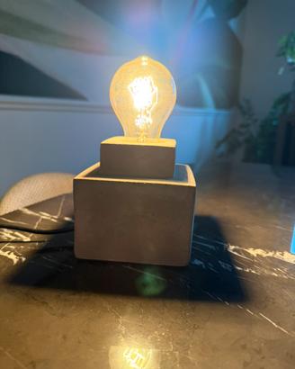 Lampada design base di cemento