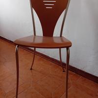 sedie in legno e metallo