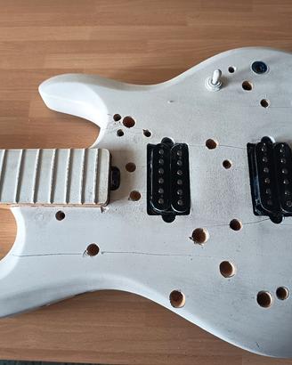OLP ErnieBall MusicManDecori PAZZI x ROCK Estremo
