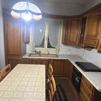 Cucina componibile in legno massiccio