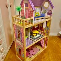 Casa delle Barbie in legno