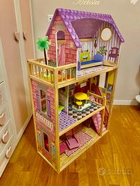 Casa delle Barbie in legno