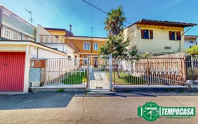 CASA INDIPENDENTE CON GIARDINO !!