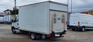 Iveco Daily 35 C17 con sponda caricatrice idraulic