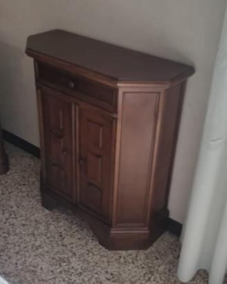 Mobile angolare in legno stile classico