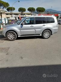MITSUBISHI PAJERO INSTYLE 3,2 DI-16V auto7p
