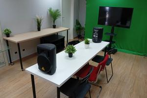 Spazio ufficio in coworking e sala prove