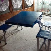 tavolo pieghevole a quattro posti 