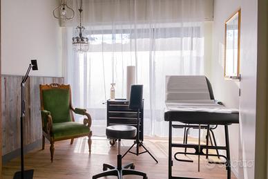 Stanza/cabina/ufficio/studio 9,90/h