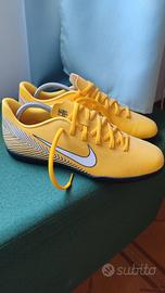 scarpe calcetto mai usate