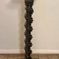 Colonna tornita in legno