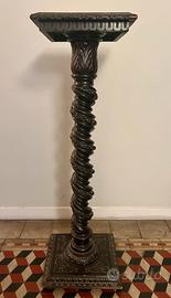 Colonna tornita in legno