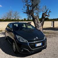 Peugeot 208 PureTech 82 5 porte Access pari al nuo