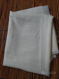 Tessuto vintage in elegante voile color crema Cm 2