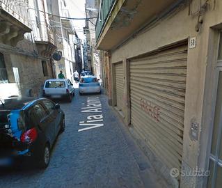 Magazzino in via alaimo, 56/58, Prezzo Trattabile