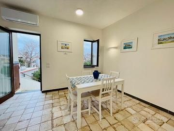 Forio Ischia - Bilocale con due camere e cucina