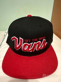 Cappello vans nero e rosso