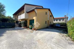 4 LOCALI A SAN MARTINO DI LUPARI