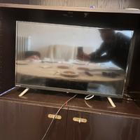Televisione LED 24 pollici