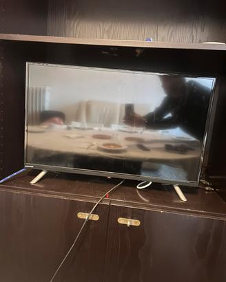 Televisione LED 24 pollici