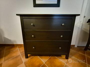 Cassettiera hemnes nera