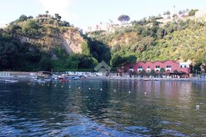 2 LOCALI A VICO EQUENSE