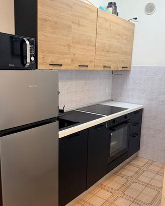 CUCINA COMPLETA DI ELETTRODOMESTICI