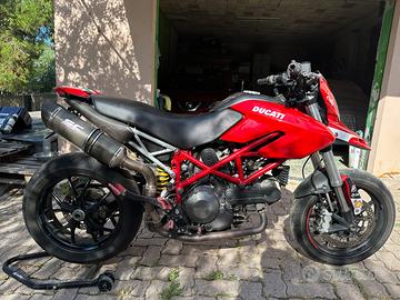 Hypermotard 796