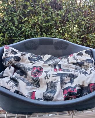Cuccia rigida in plastica per cani