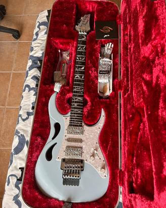 Ibanez pia