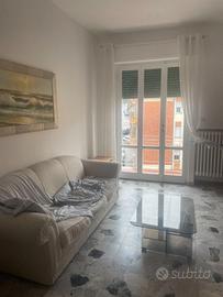 STANZA IN APPARTAMENTO CON ALTRO LAVORATORE