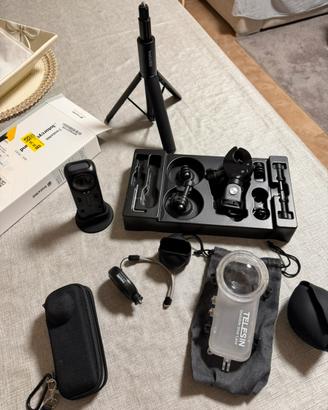 Insta 360 X4 accessoriata