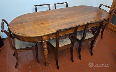 Tavolo con 6 seggiole fine 700 di notevole pregio 