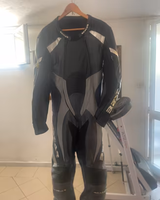 Tuta moto intera in pelle BESEAR con gobba