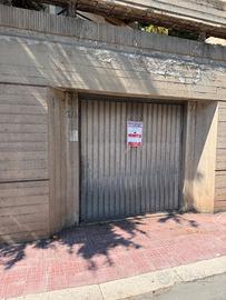 Garage in via Argenteria