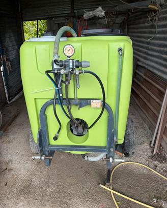 Botte per trattamento vigneti/ frutteti 300 LITRI