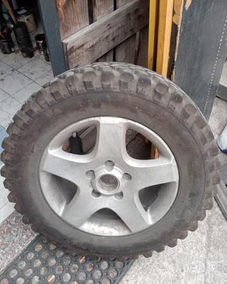 Gomme e cerchiin lega  fuoristrada  235/65 R17