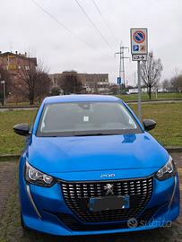peugeot 208 (anno 2022, 25000km)
