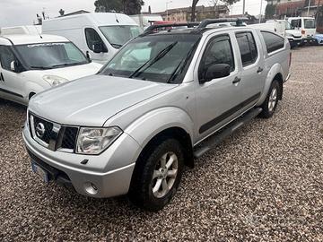 PICK UP NISSAN NAVARA DOPPIA CABINA