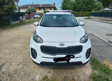 Ve.ndo Kia Sportage bianca 2016 serie IV 