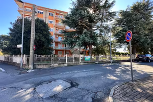 4 LOCALI A SANTHIÀ