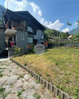 CASA SEMINDIPENDENTE A SPARONE