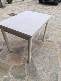 Tavolo bianco cucina + 4 sedie  