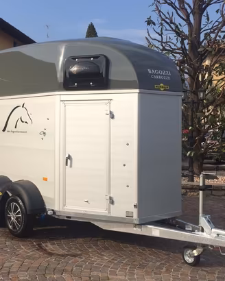 Trailer van per cavalli humbaur equitos alu plus