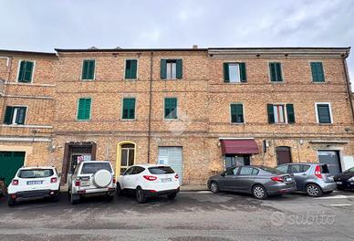 4 LOCALI A ANCONA