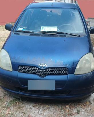 Toyota Yaris macchina funzionante