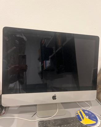 iMac 21,5” del 2014 inizializzato funzionante